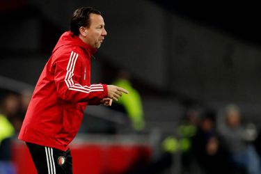 Van Gastel reageert op gedwongen vertrek bij Feyenoord na 8 jaar als assistent
