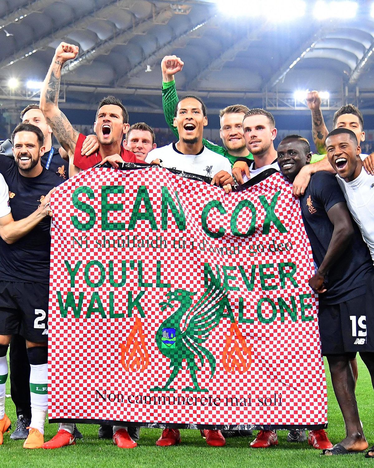 Mishandelde Liverpool-supporter Cox krijgt steun na finaleplaats in de CL
