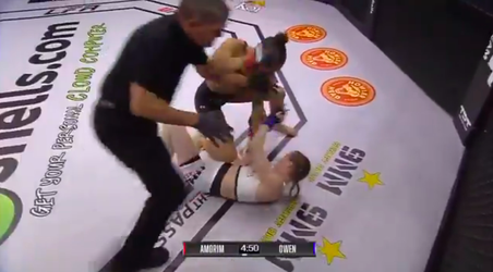 🎥 | MMA-vechter Jaqueline Amorim beukt tegenstander al na 10 SECONDEN KO!