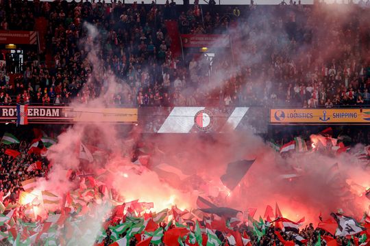 Hugo de Jonge waarschuwt voetbalfans: 'Anders volgen maatregelen'