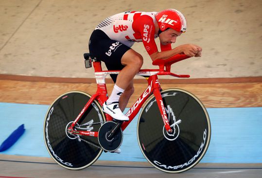 Wow! Victor Campenaerts verpulvert werelduurrecord van Sir Bradley Wiggins (video)