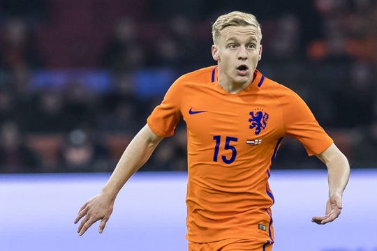 Oranje met 6 nieuwe namen, België 'gewoon' met sterke opstelling