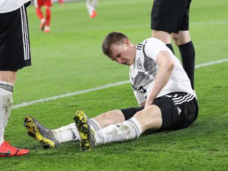 Ook Duitsers zien rechtsback geblesseerd afhaken