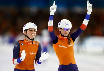 🎥 | 1e wereldbekerzege Melissa Wijfje op massastart, brons Schouten