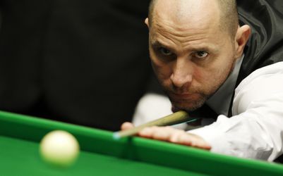 Gokkende, geld innende snookerspeler Perry voor 1 jaar geschorst