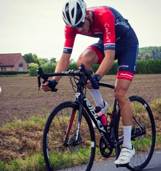 Belgische renner Julien Cadron ontwaakt uit coma na hartstilstand tijdens wedstrijd