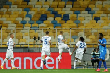 🎥 | Hakje achter het standbeen en penalty: Dinamo Kiev op rozen tegen Gent