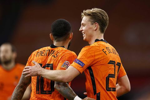 Frenkie en Memphis babbelen weleens over FC Barcelona