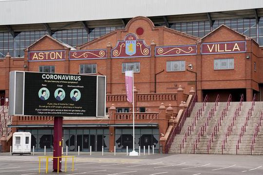 17-jarig neefje van Winston Bogarde maakt debuut tegen Liverpool