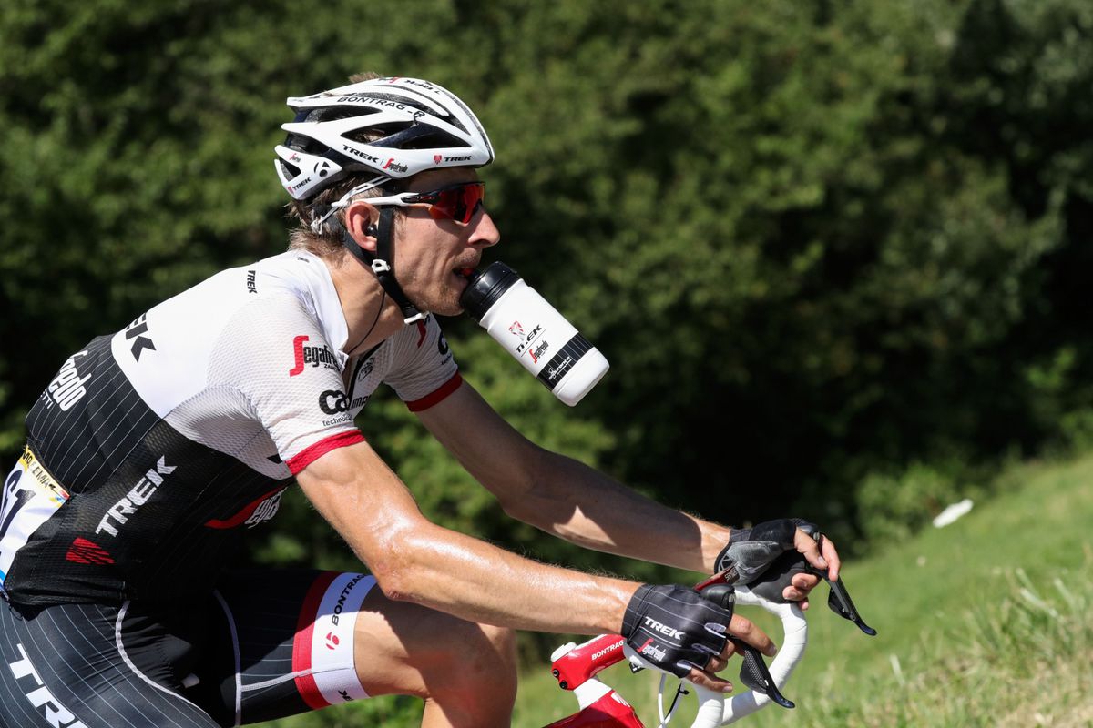 Mollema verliest tijd op heerlijke Alpendag, Zakarin wint