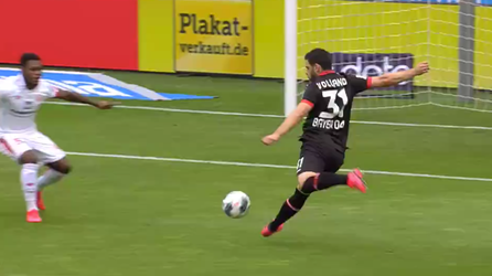 🎥 | Bosz schiet met snelle goal Volland heerlijk uit de startblokken