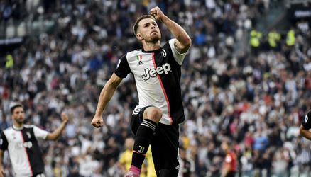 Juventus wint en staat (tijdelijk) bovenaan, ondanks krankzinnige openingsgoal (video)