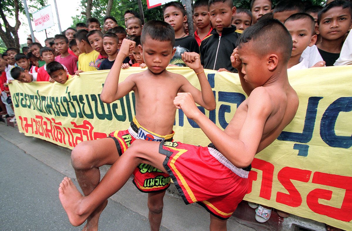 WTF?! 13-jarig jongetje overlijdt na knock-out in thaiboksgevecht