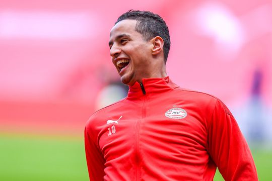 'Waarom zit Mohamed Ihattaren niet bij Jong Oranje? Laten we hem allemaal vallen?'