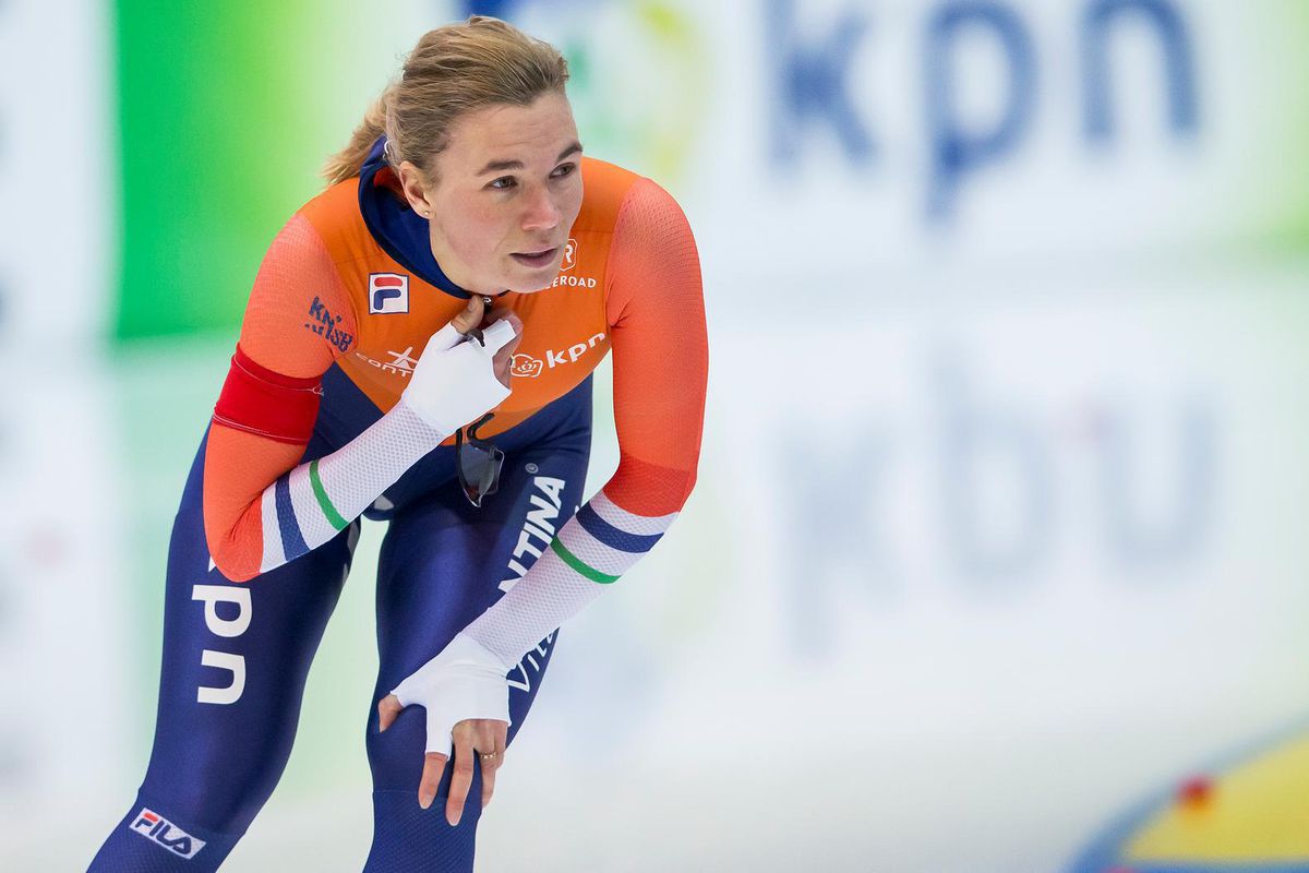 Linda de Vries volgt teamgenoot Van der Weijden en stopt met schaatsen