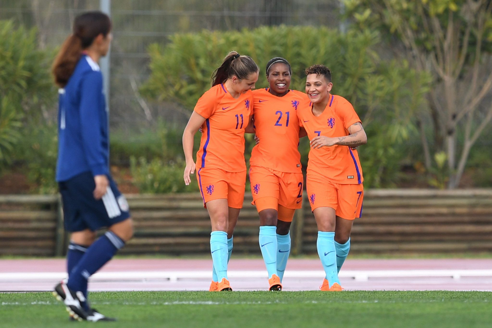 Oranjeleeuwinnen Verpulveren WK-finalist Japan Met 6-2 (video's ...