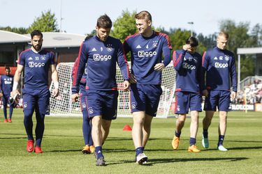 De Ligt en Huntelaar trainen na CL-winst apart van de groep