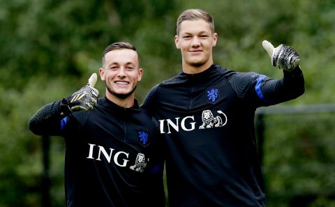 Justin Bijlow krijgt bij Jong Oranje voorkeur boven Kjell Scherpen