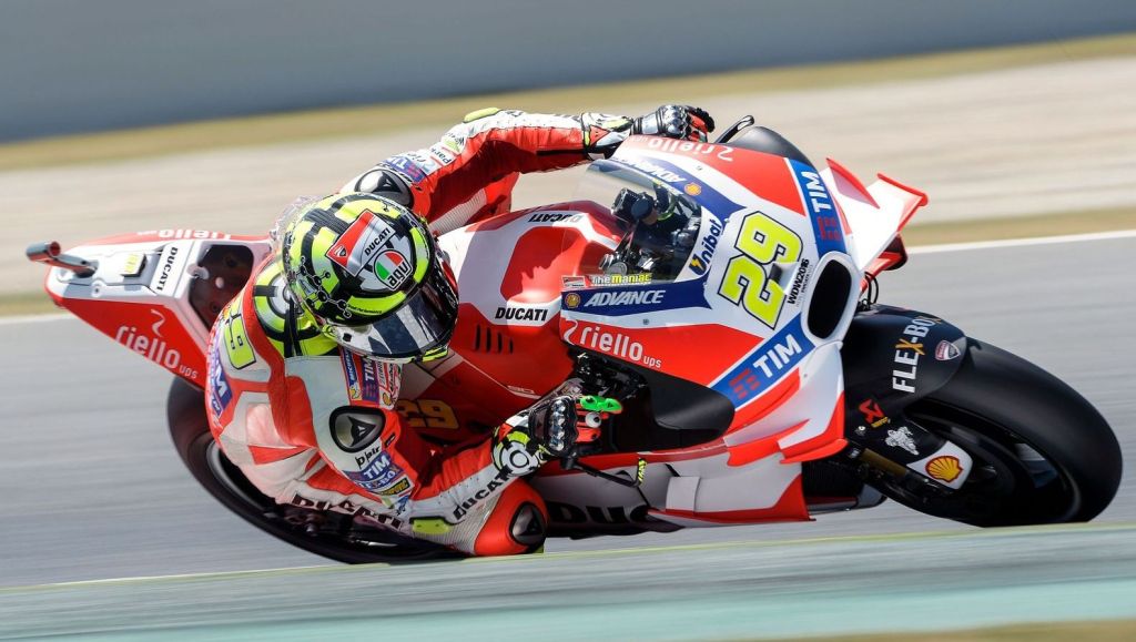 Iannone 0,004 seconden sneller dan Rossi in Assen