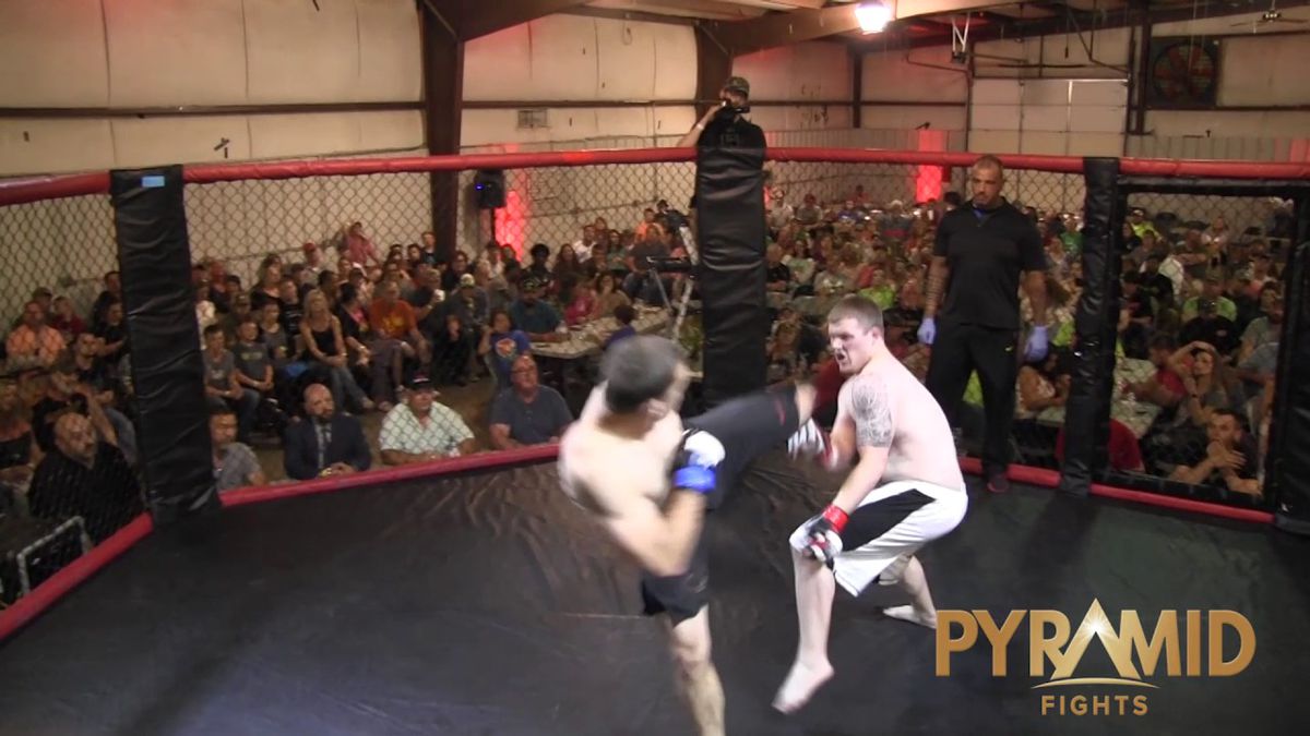 WOW! Razendsnelle knock-out bij Pyramid Fights 2 (video)