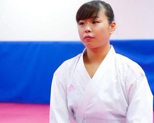 Japanse wereldkampioene doet schokkende onthulling: 'Hij sloeg me met een zwaard in m'n gezicht'