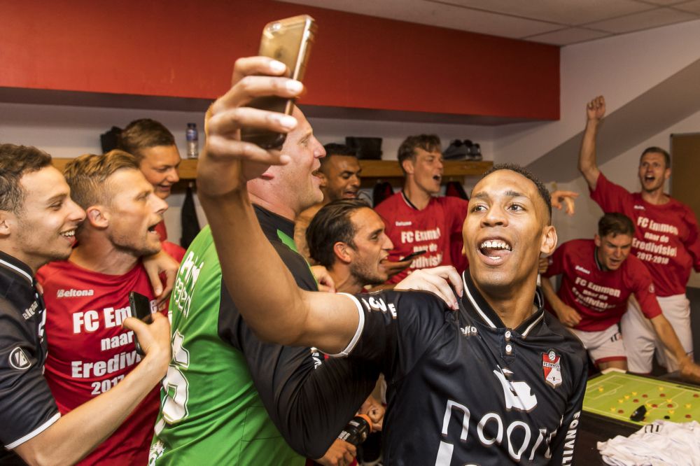 Emoties na promotie FC Emmen: 'Ik moest gewoon huilen'