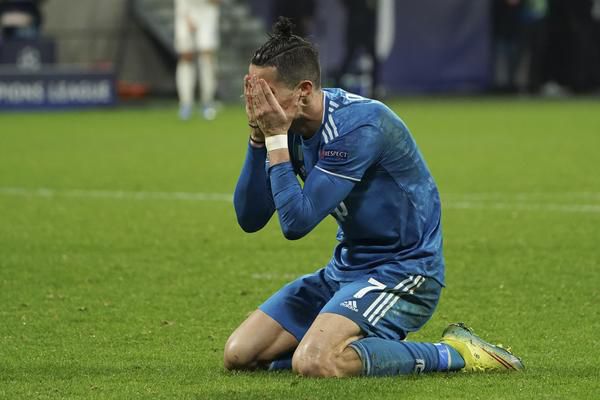 Cristiano Ronaldo voor 3e keer positief getest op corona: 'Dat is bullshit!'