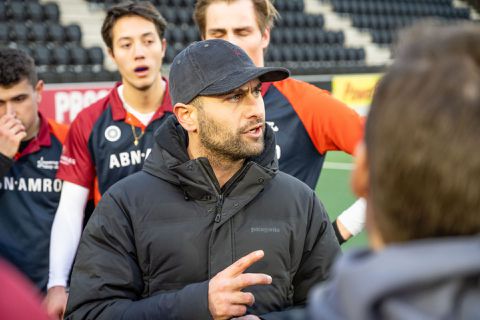 Hoe komt de Canadese hockeyploeg nou aan een bondscoach uit Almere?!