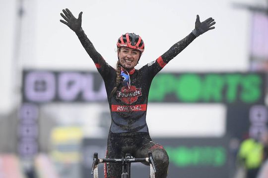 Voorlaatste veldrit van het seizoen: Denise Betsema dik de beste