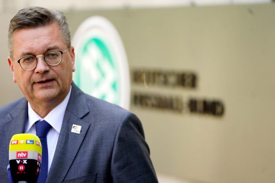 DFB-baas Grindel geraakt door uitspraken Özil