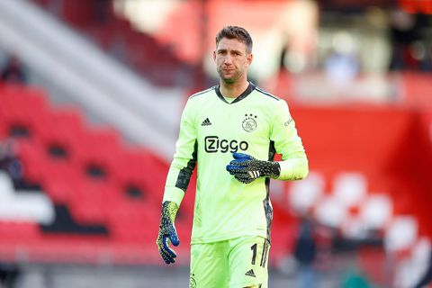 Overmars is bezig met nieuwe contracten voor Stekelenburg én Onana