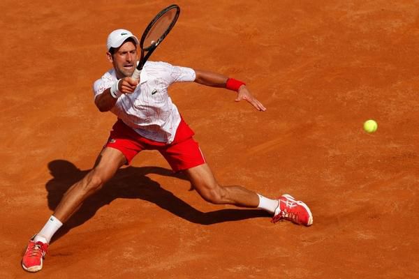 Na diskwalificatie: Novak Djokovic easy naar volgende ronde in Rome