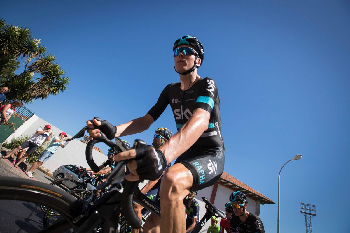 Geniez wint loodzware etappe in Vuelta, Kruijswijk verliest veel tijd