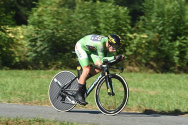 Kijk hier hoe Jumbo-renner Roglic naar dubbelslag snelt in tijdrit Vuelta (video)