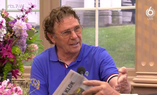 🎥😂 | ZIEN! Super awkward gesprek tussen Willem van Hanegem en Harry Mens: 'Ik wil iets zeggen'