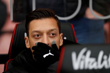 Bizar blessuregerucht Özil: 'Arsenal-ster heeft rugblessure door meer dan 5000 potjes Fortnite'