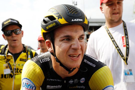 Dylan Groenewegen valt hard in kasseienetappe Tour de France (video)