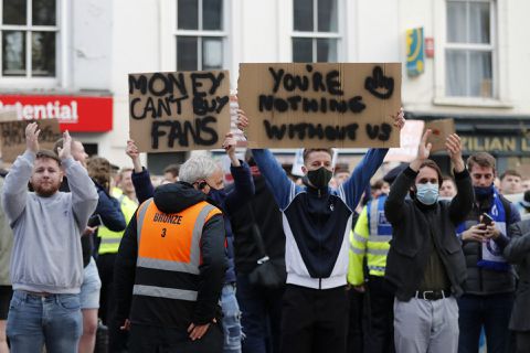 Gekkenhuis in Engeland: 'Na Chelsea trekt ook Man. City zich terug uit Super League'