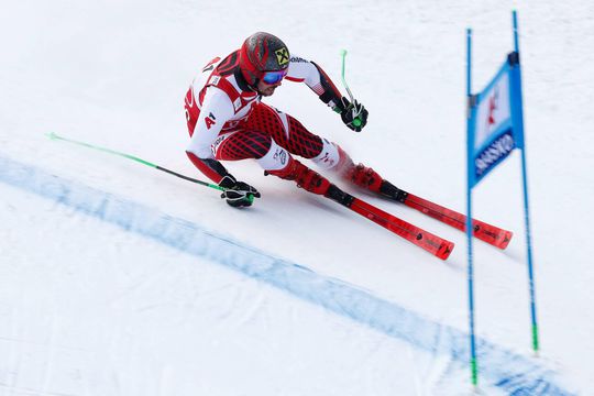 Marcel Hirscher slalomt zich naar World Cup-zege in Bulgarije