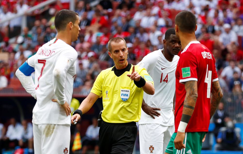 FIFA reageert op bizarre uitspraak: 'Scheidsrechter Marokko-Portugal wilde shirtje Ronaldo'