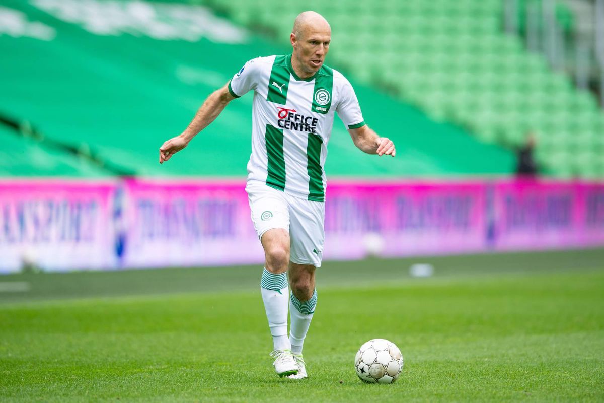 Robben weet nog niet of-ie op het kunstgras van FC Emmen wil spelen