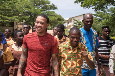 Memphis op reis in Ghana: Check hier zijn mooiste beelden