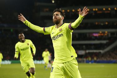 PSV laat dotten van kansen liggen, Barcelona slaat 2 keer snel toe via Messi en Pique