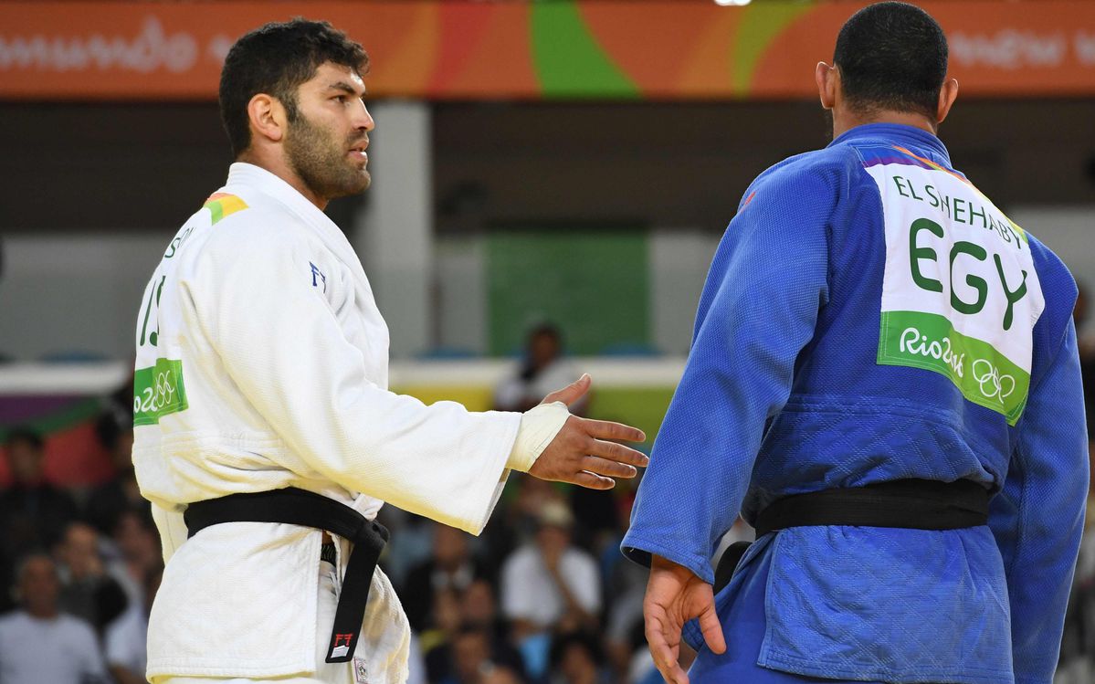 Egyptische judoka weigert hand te schudden van Israëliër (video)