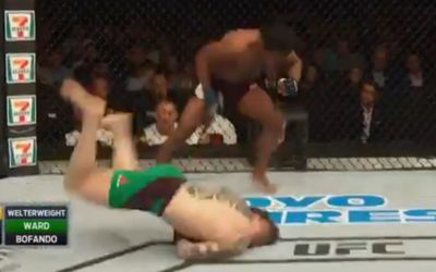 Geweldig UFC-debuut voor Bofando met heerlijke knock-out (video)