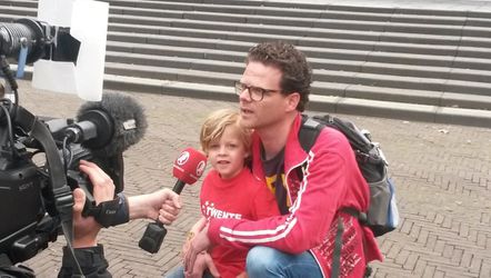 'Fanatieke Twente-fans vast in trein'; twee fans bij rechtbank