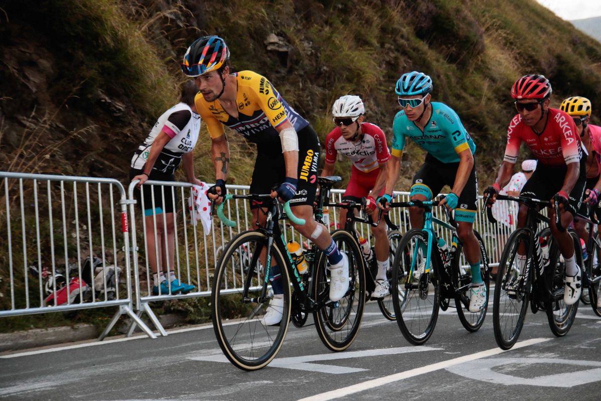 Tour de France: Pogacar pakt de etappezege, Roglic de gele trui