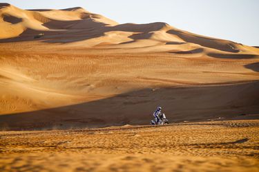 Motorcoureur Spierings redt leven van gecrashte collega in heftige Dakar-etappe