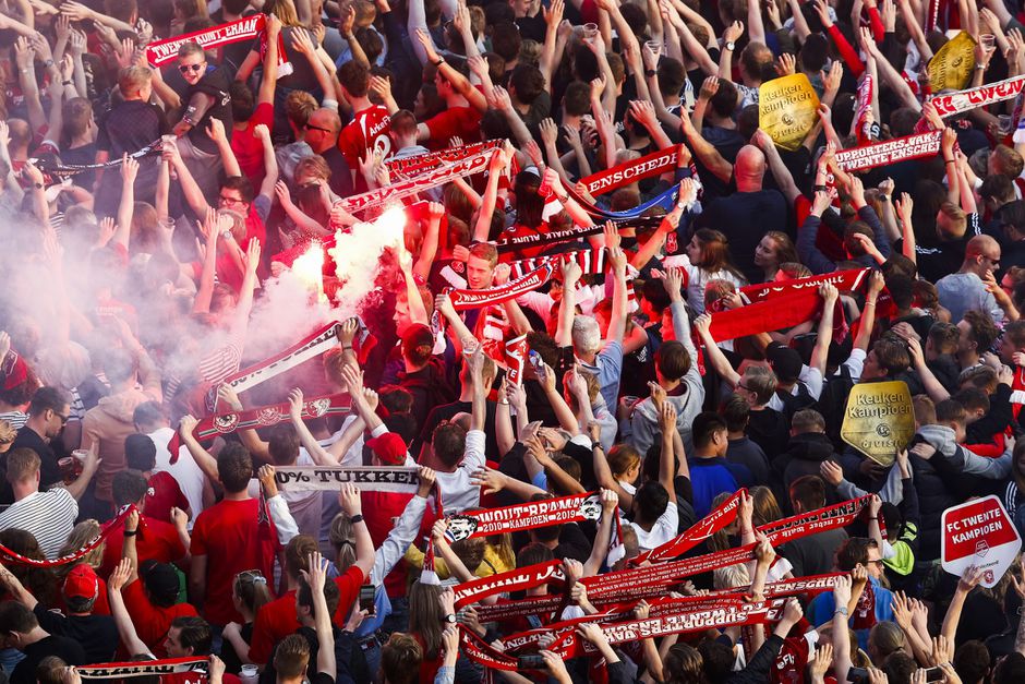 WTF! Vitesse heeft bizarre regels opgesteld voor bezoekende Twente-fans
