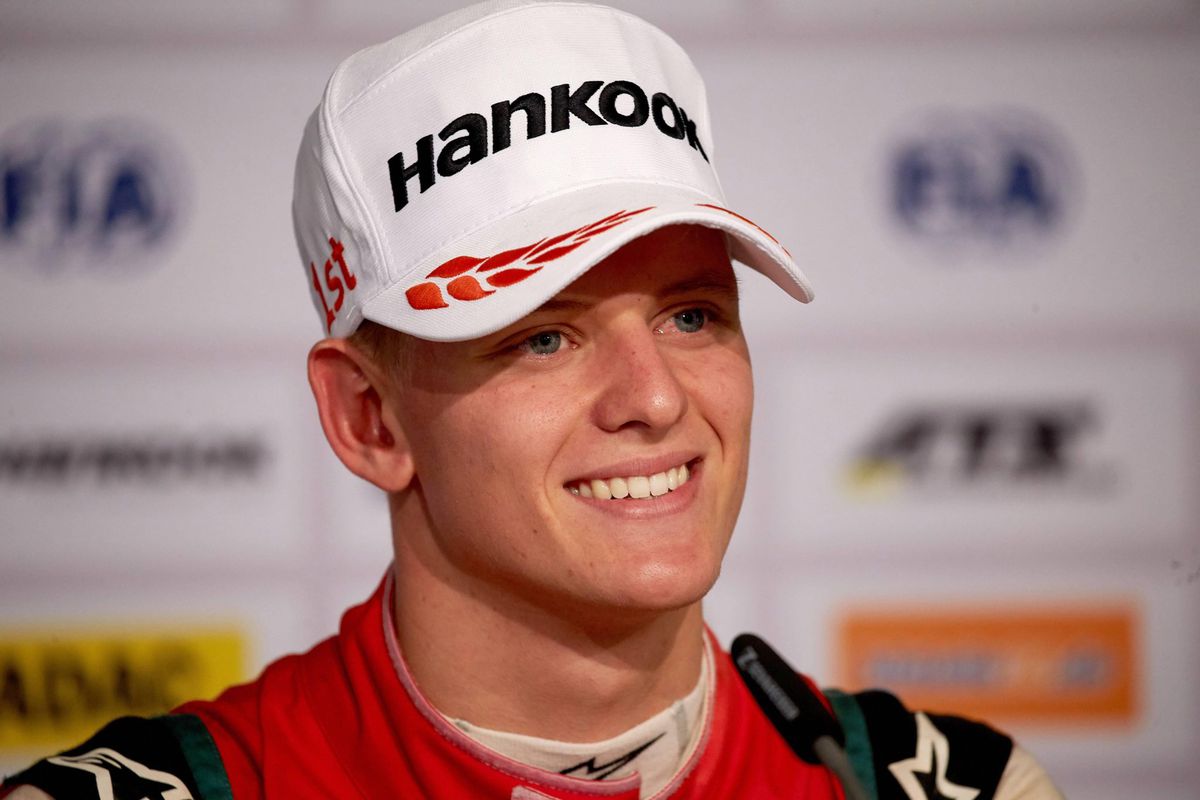 Zoon Schumacher maakt stap naar Formule 2